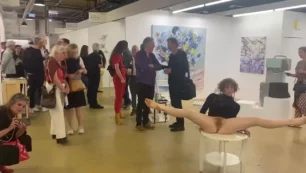 Obra contemporânea com uma vulva mágica