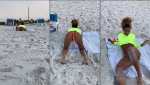 Emelly Baianinha mostrando tudo na praia com um acessório no bumbum